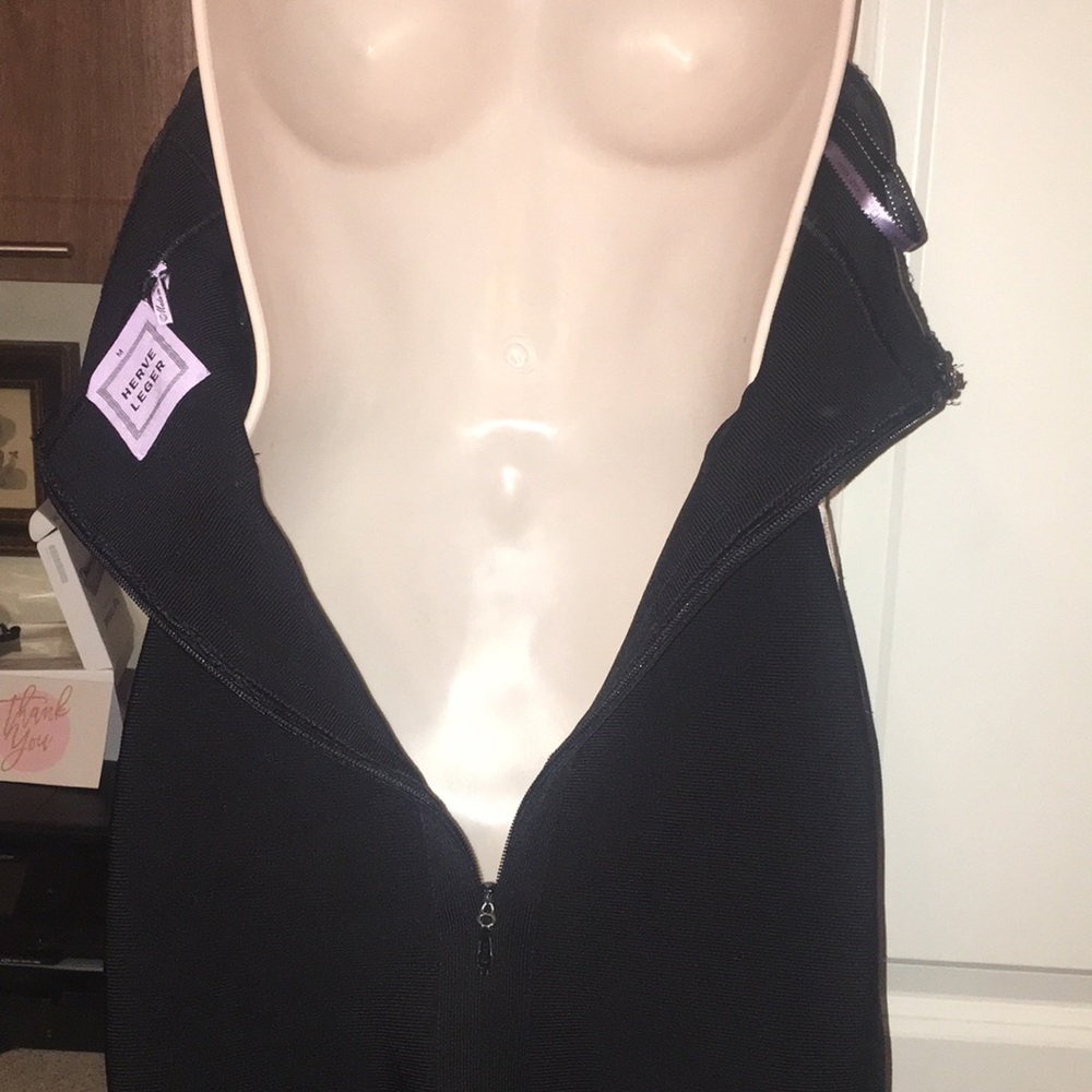 HERVE LEGER SIZE M BLACK WITH HINT OF WHITE - Picture 12 of 15